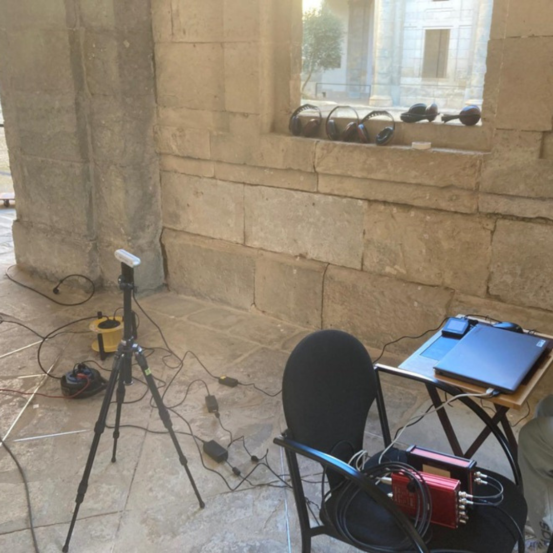 Aplicación in situ de técnicas acústicas no destructivas para la caracterización de elementos pétreos en un edificio histórico en Cuenca, con sistema de adquisición y registro digital de datos. (Copyright: GAM-UPM)